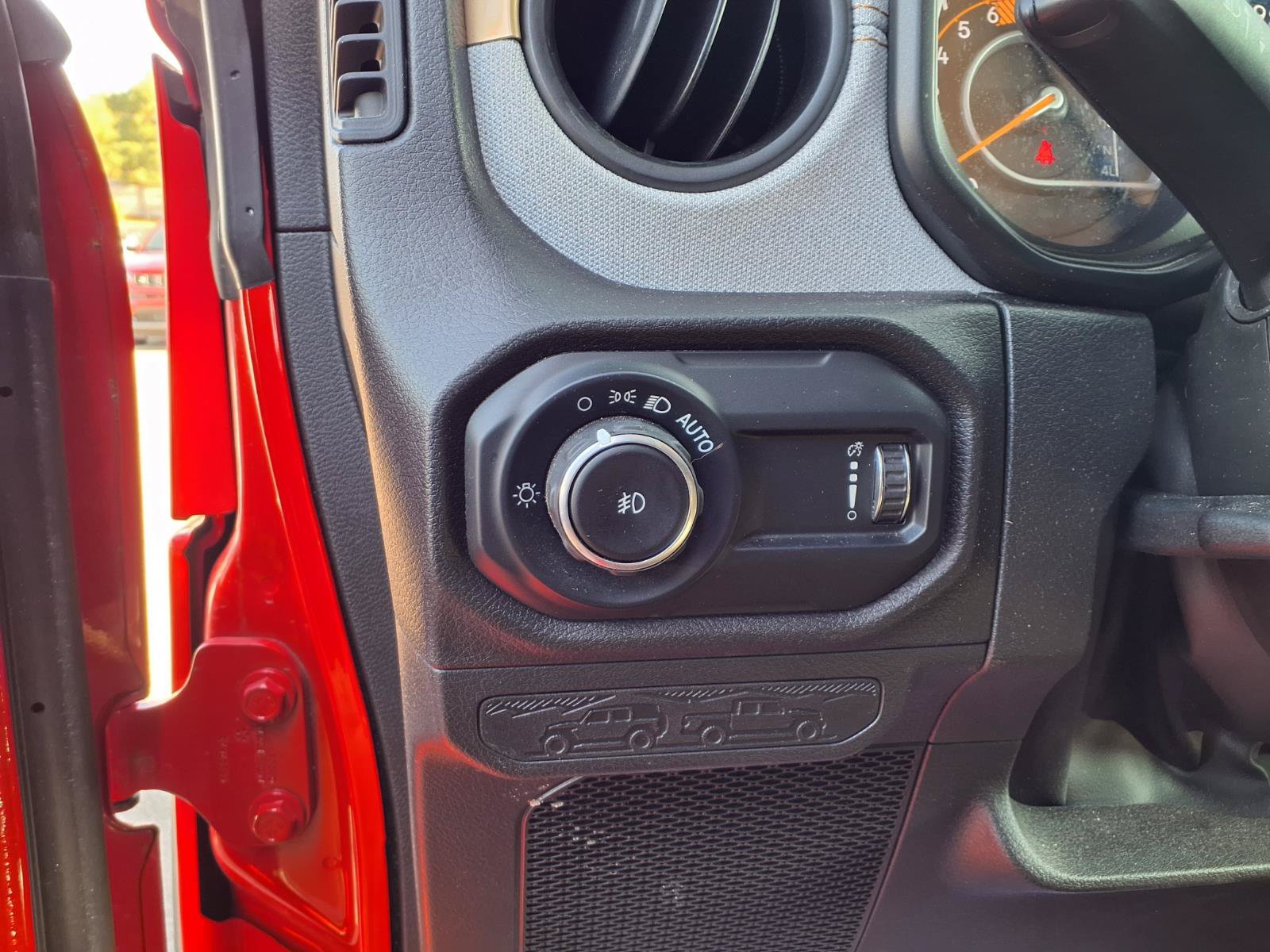 Used 2025 Jeep Wrangler Unlimited Sport AWD/4WD image 12
