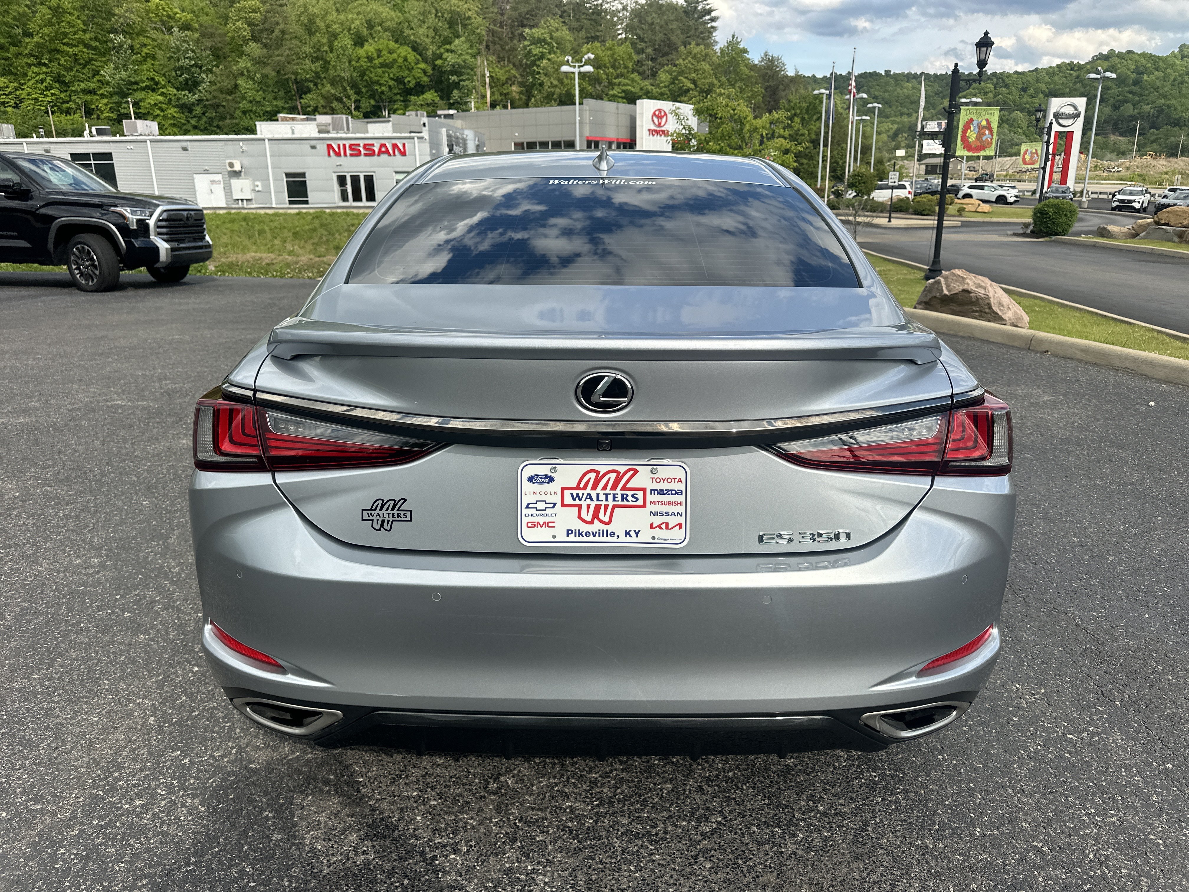 Used 2022 Lexus ES 350 F Sport FWD image 3