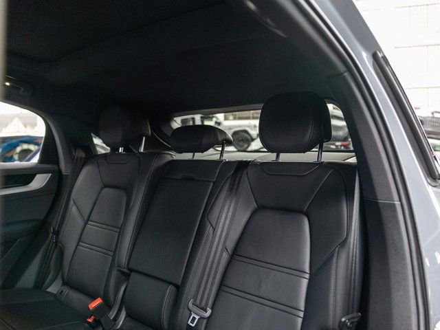 Certified 2025 Porsche Cayenne Coupe image 30