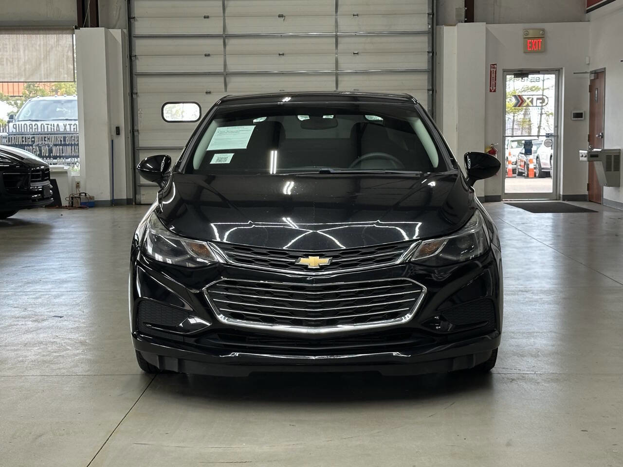 Used 2018 Chevrolet Cruze LT w/ Convenience Package image 6
