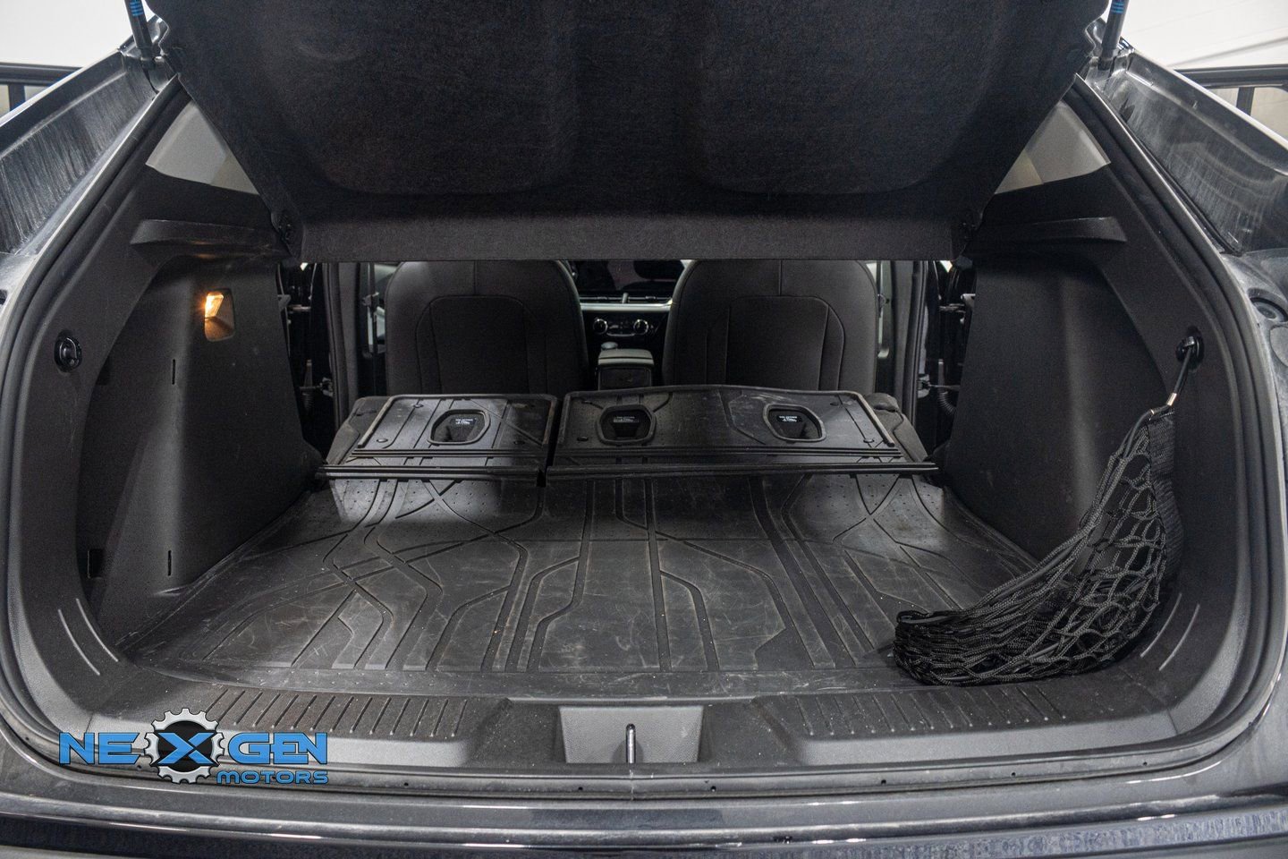 Used 2025 Chevrolet Trax LT w/ Driver Confidence Package image 46