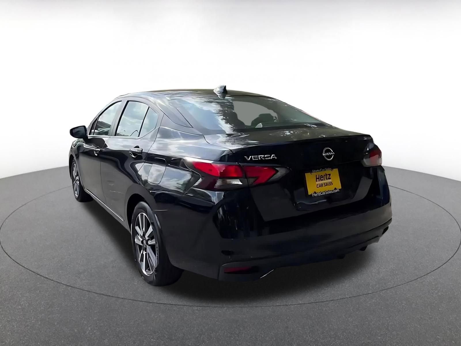 Used 2025 Nissan Versa SV image 11