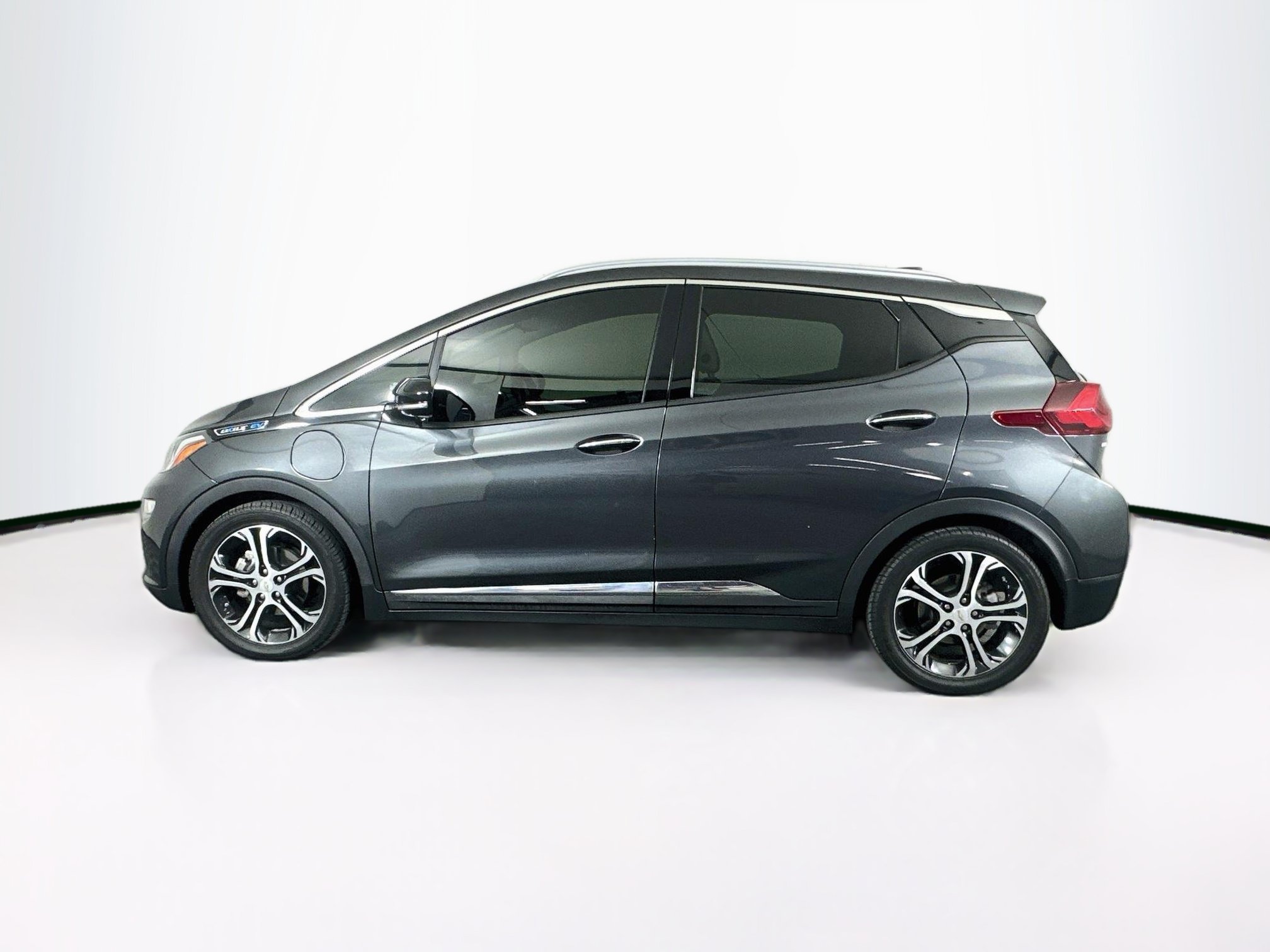Used 2017 Chevrolet Bolt Premier FWD image 4