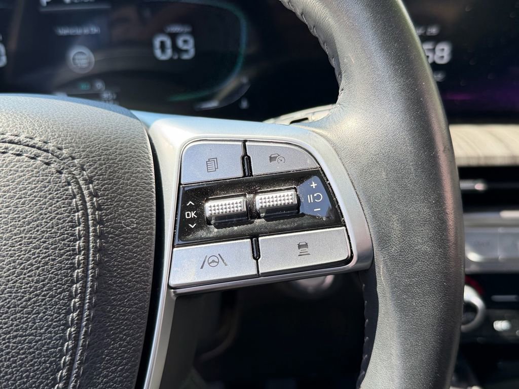 Used 2025 Kia Telluride EX w/ EX Captain's Chair Package FWD image 24