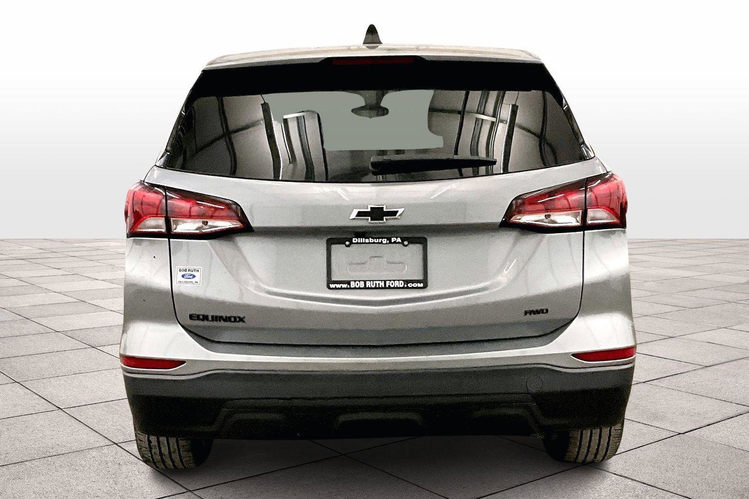 Used 2023 Chevrolet Equinox LS w/ LS Convenience Package image 4