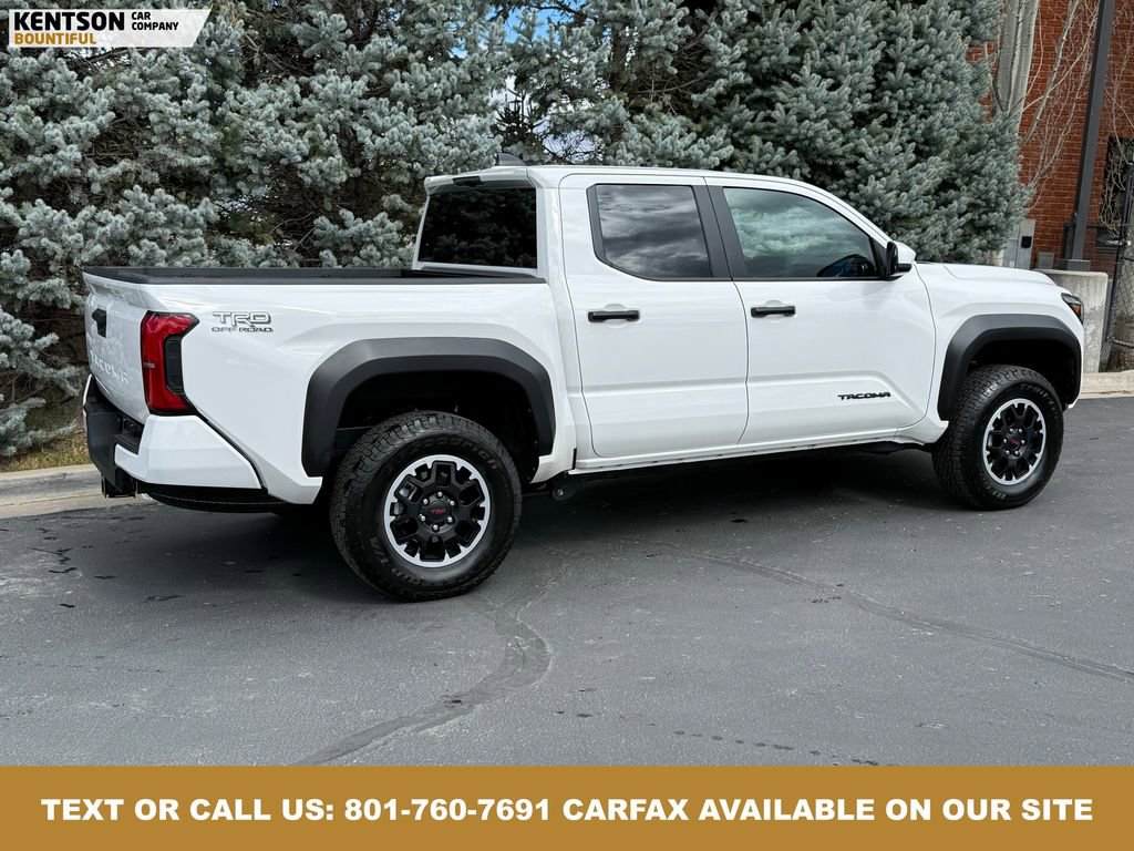 Used 2025 Toyota Tacoma TRD Off-Road image 10
