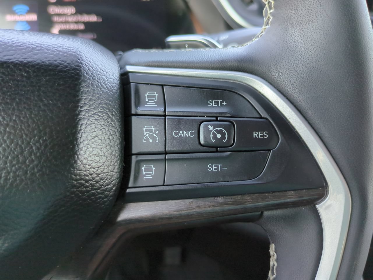 Used 2025 Jeep Grand Cherokee Limited w/ Luxury Tech Group II AWD/4WD image 24