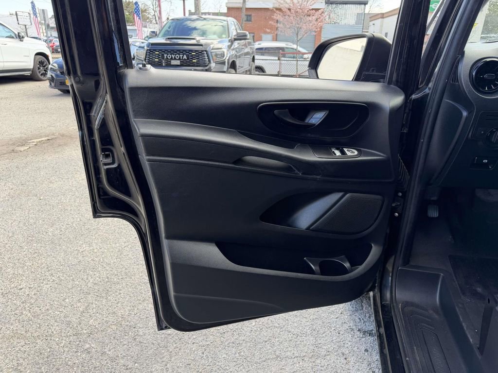 Used 2021 Mercedes-Benz Metris image 24