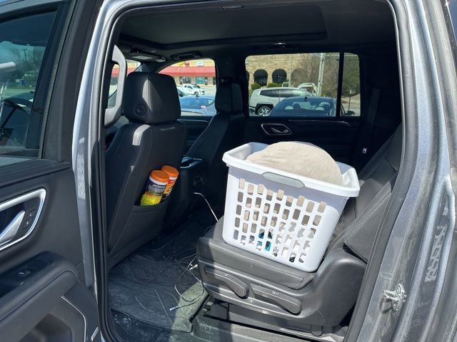 Used 2022 Chevrolet Suburban Z71 w/ Luxury Package image 13