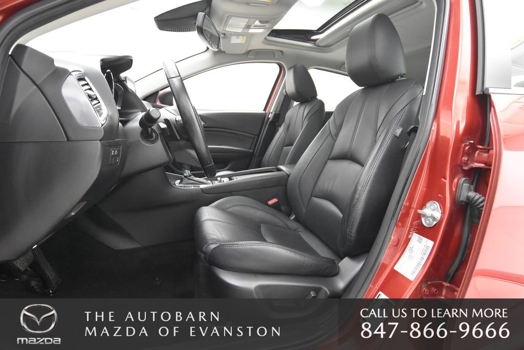 Used 2018 MAZDA MAZDA3 Grand Touring w/ Premium Equipment Package FWD image 24