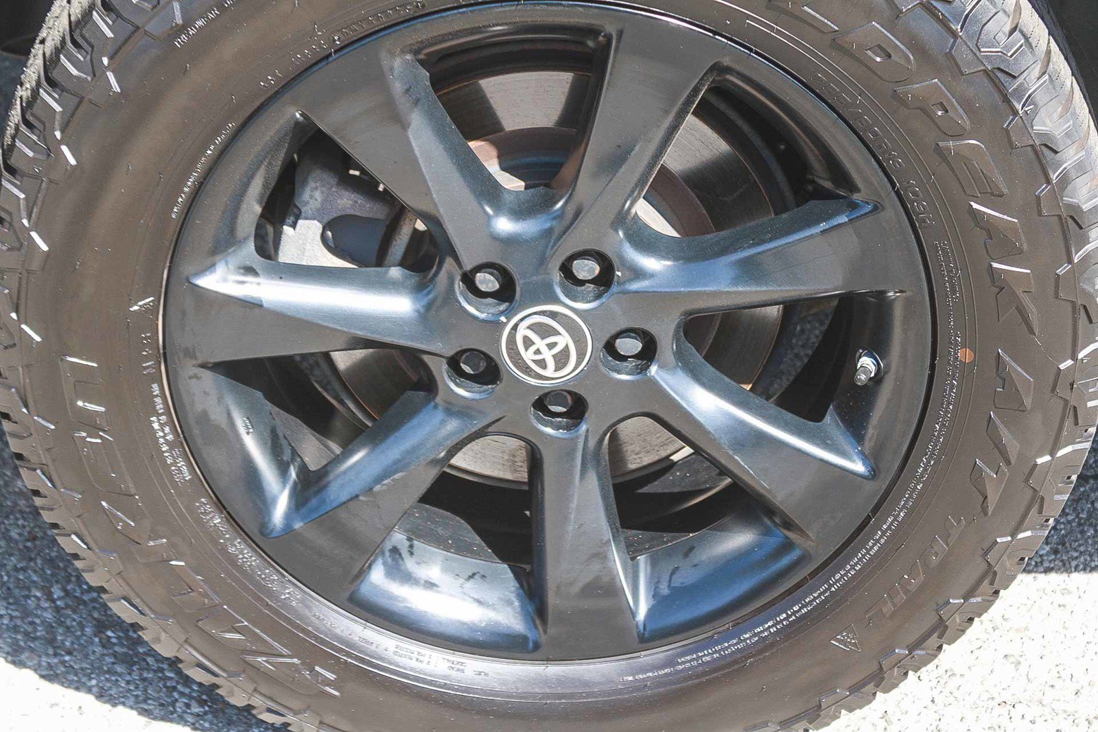 Used 2021 Toyota Highlander Limited FWD image 11