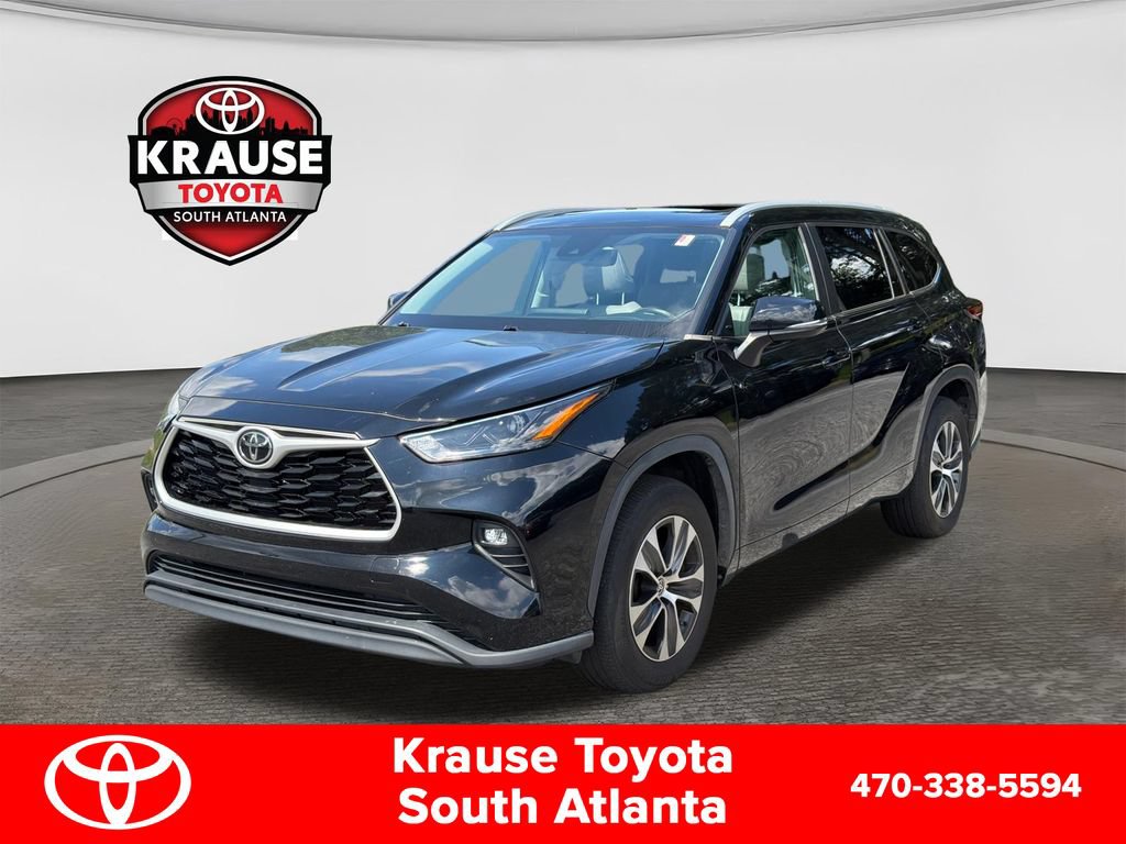 Used 2023 Toyota Highlander XLE FWD image 1