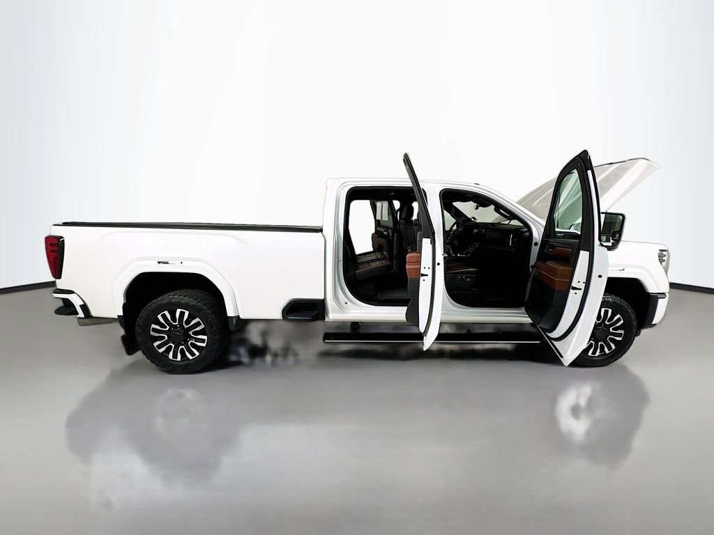 Used 2024 GMC Sierra 3500 Denali Ultimate AWD/4WD image 30