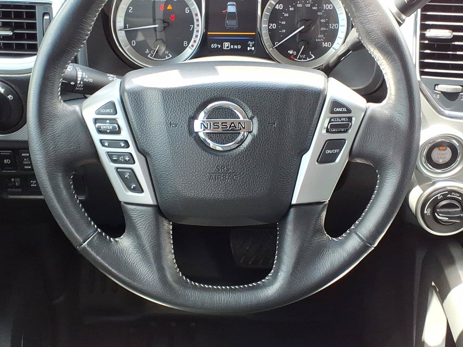 Used 2019 Nissan Titan PRO-4X w/ Pro-4x Convenience Package AWD/4WD image 14