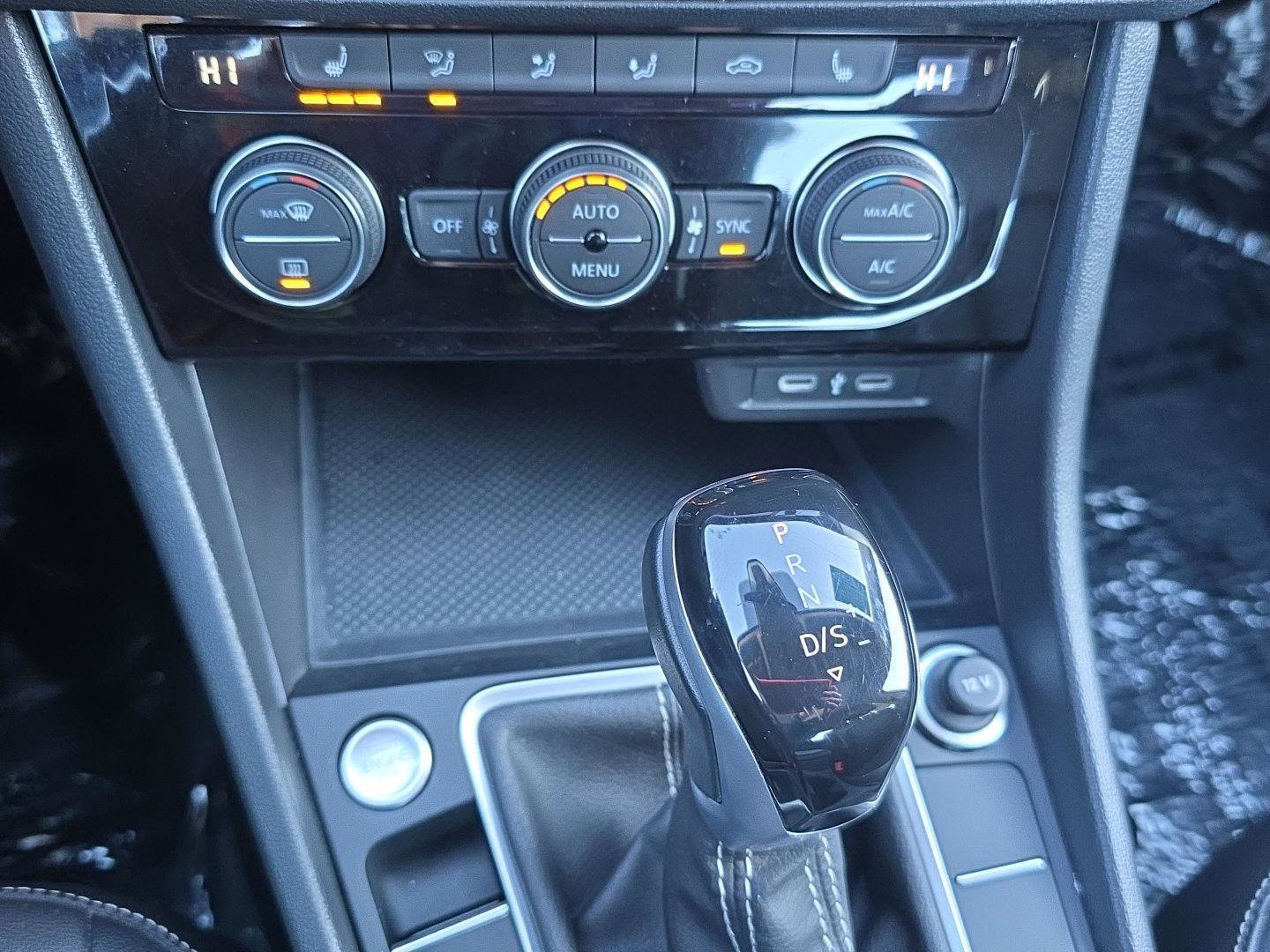 Certified 2023 Volkswagen Jetta SE image 13