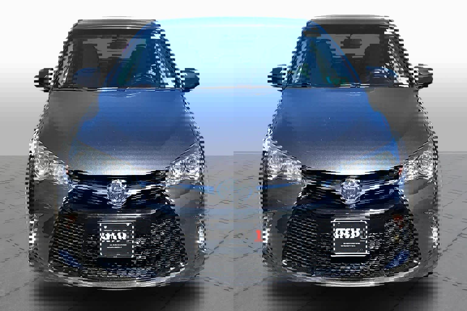 Used 2017 Toyota Camry SE FWD image 4