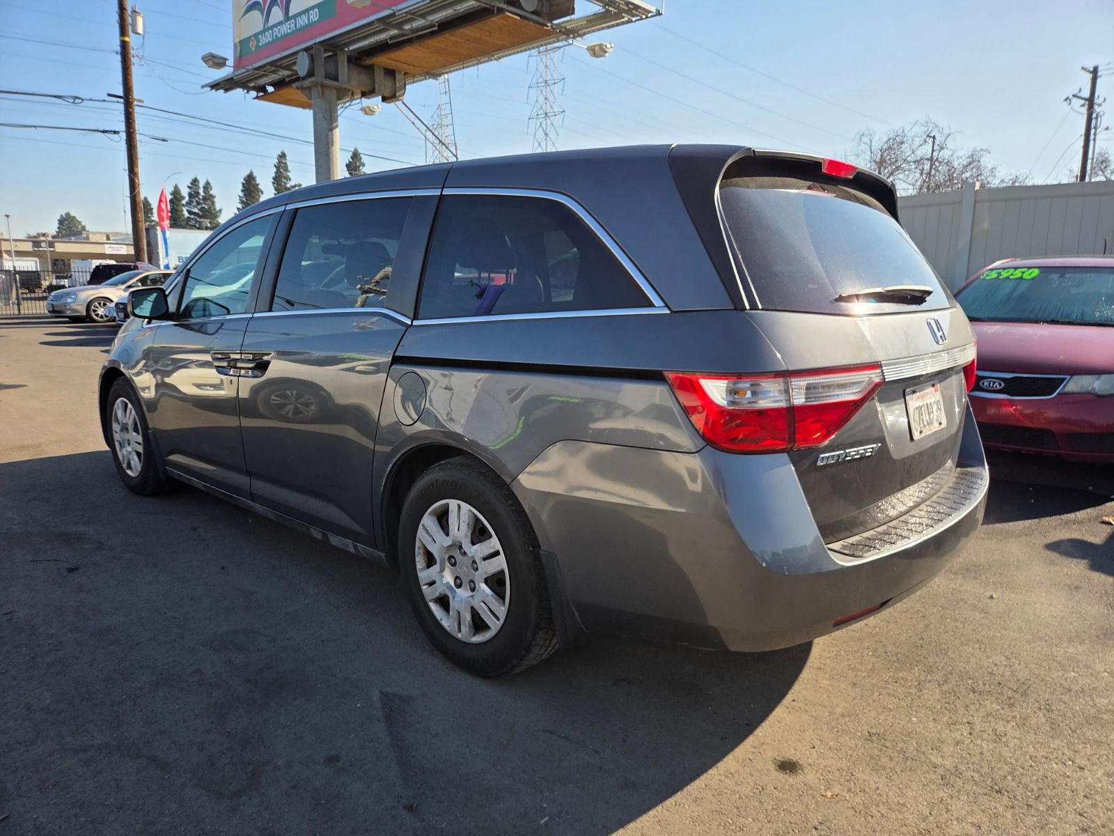 Used 2012 Honda Odyssey LX image 2