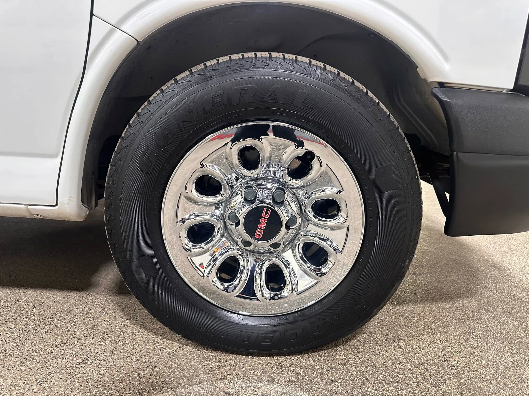 Used 2013 GMC Savana 1500 AWD image 47