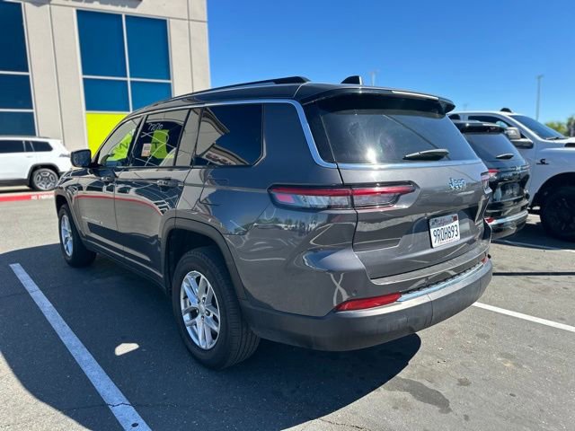 Used 2023 Jeep Grand Cherokee L Laredo image 4