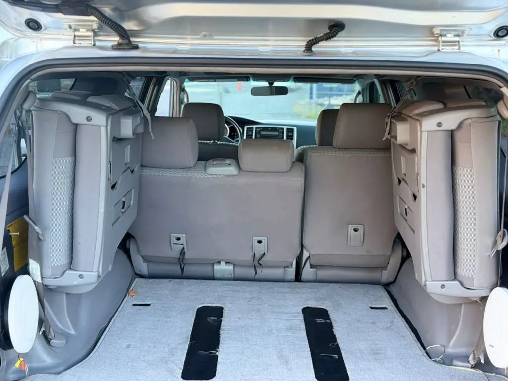 Used 2006 Toyota 4Runner SR5 AWD/4WD image 14