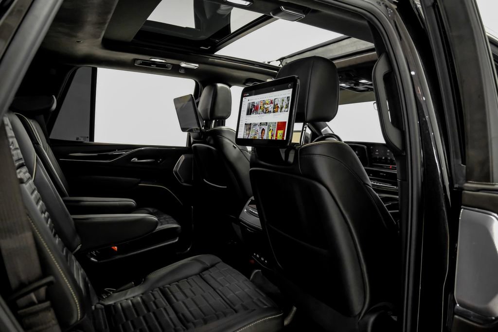 Used 2024 Cadillac Escalade V w/ LPO, ONYX Package image 35