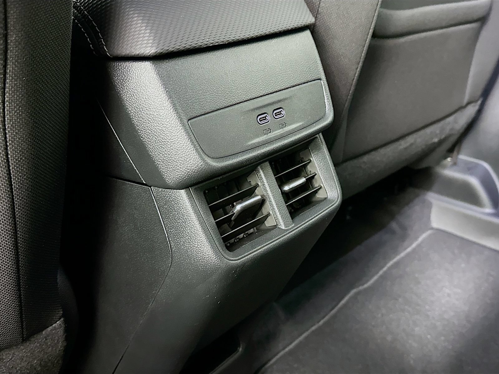 Used 2026 Chevrolet Equinox LT FWD image 26