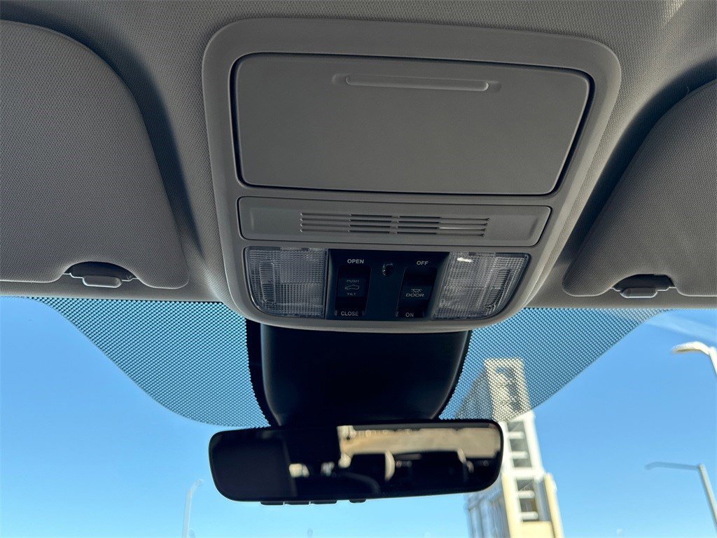 Certified 2025 Honda Odyssey Elite image 36