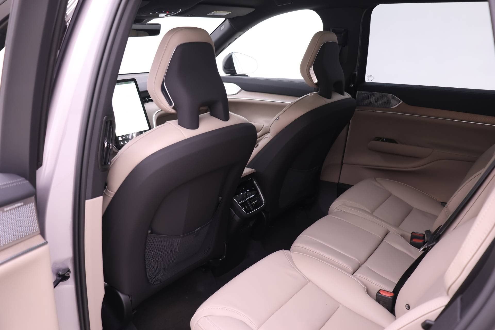 New 2026 Volvo EX90 Ultra image 12