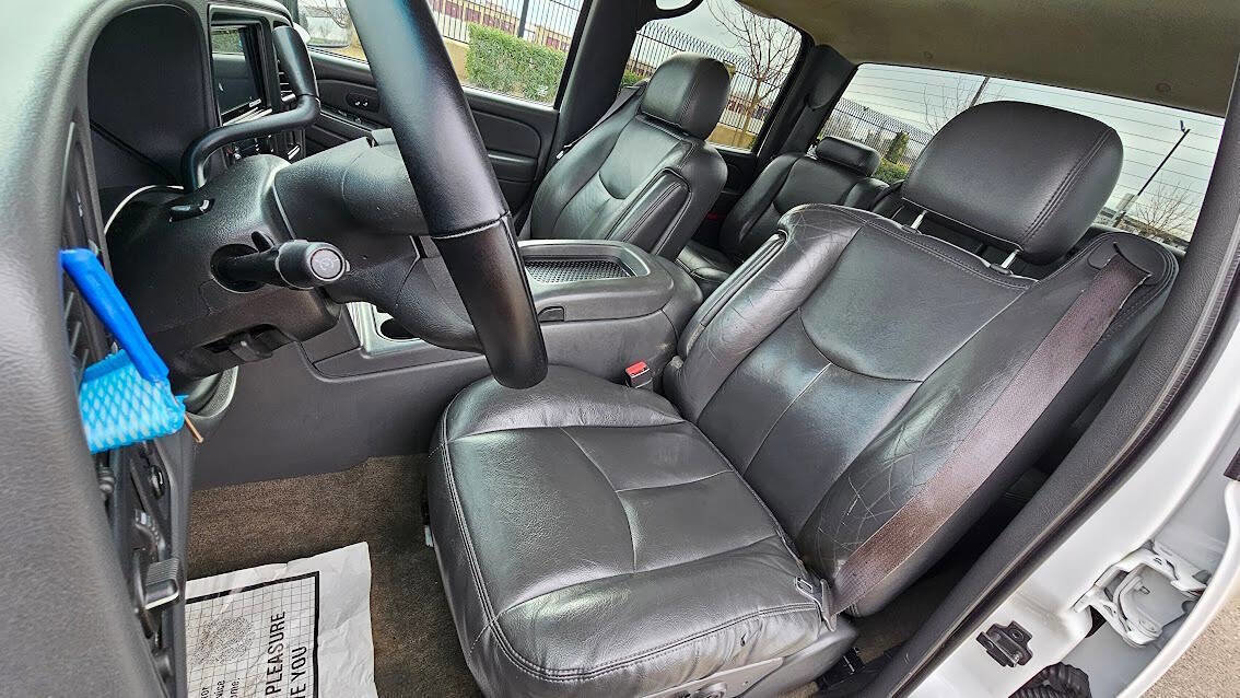 Used 2004 Chevrolet Silverado 2500 LT w/ Skid Plate Package image 15