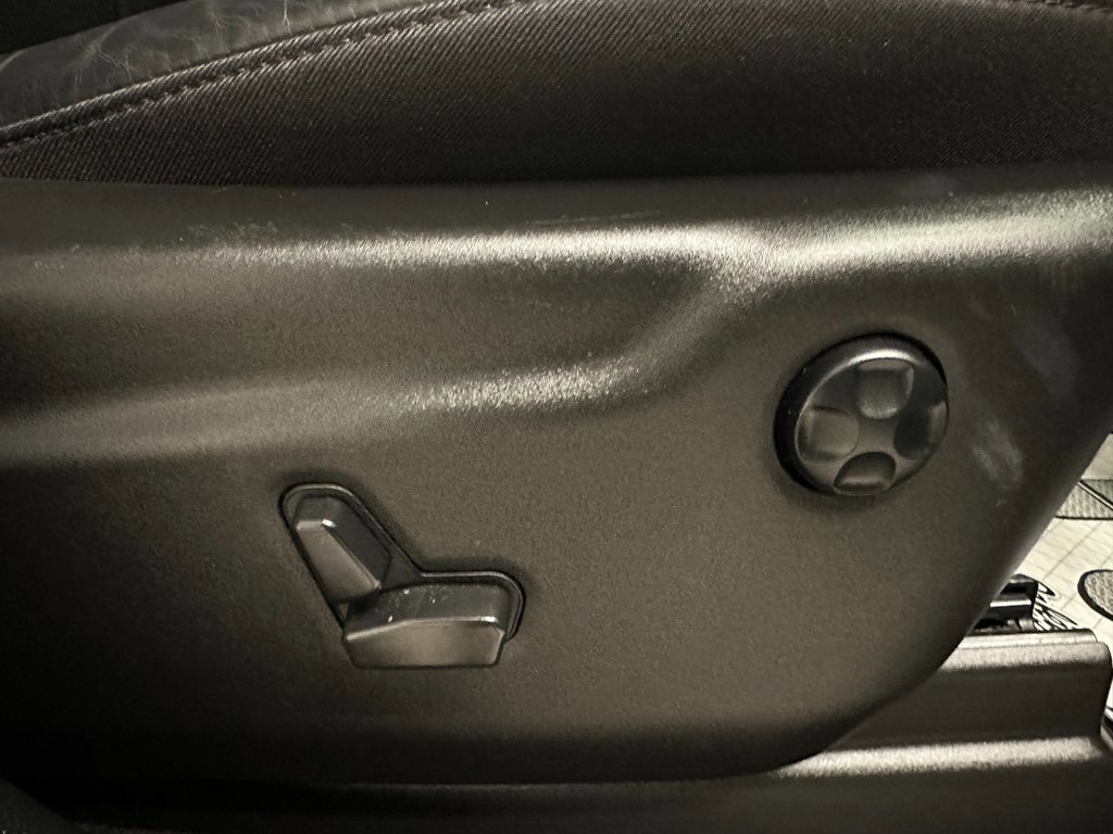 Used 2024 Dodge Durango GT image 35