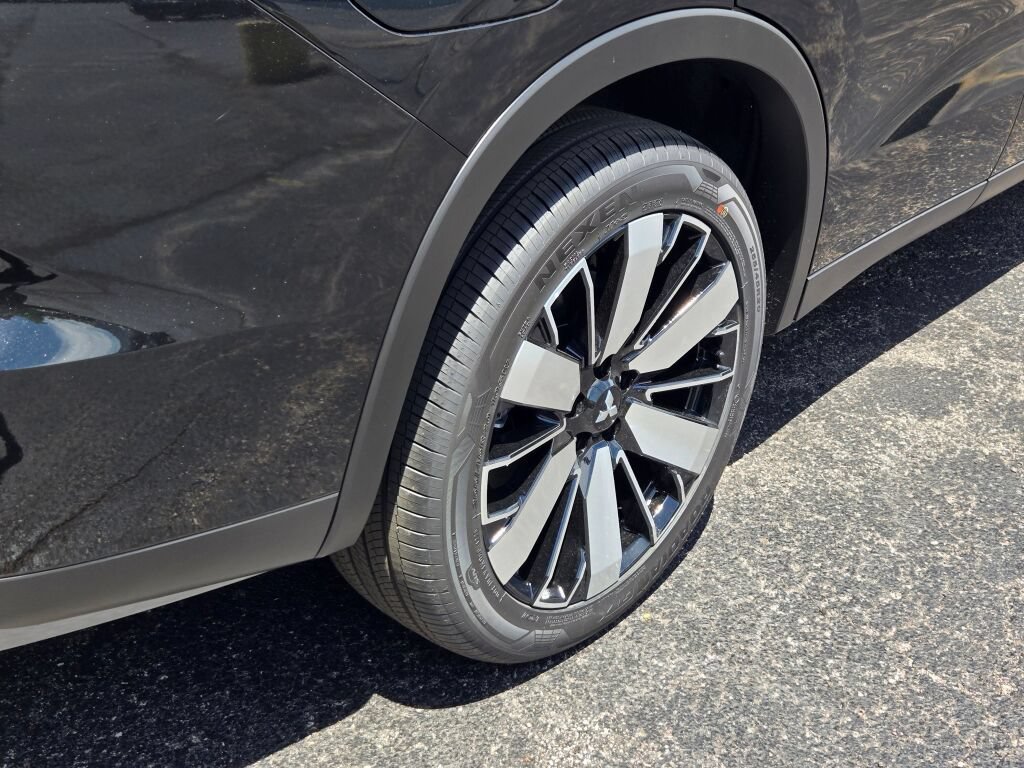 New 2026 Mitsubishi Outlander SE AWD/4WD image 11