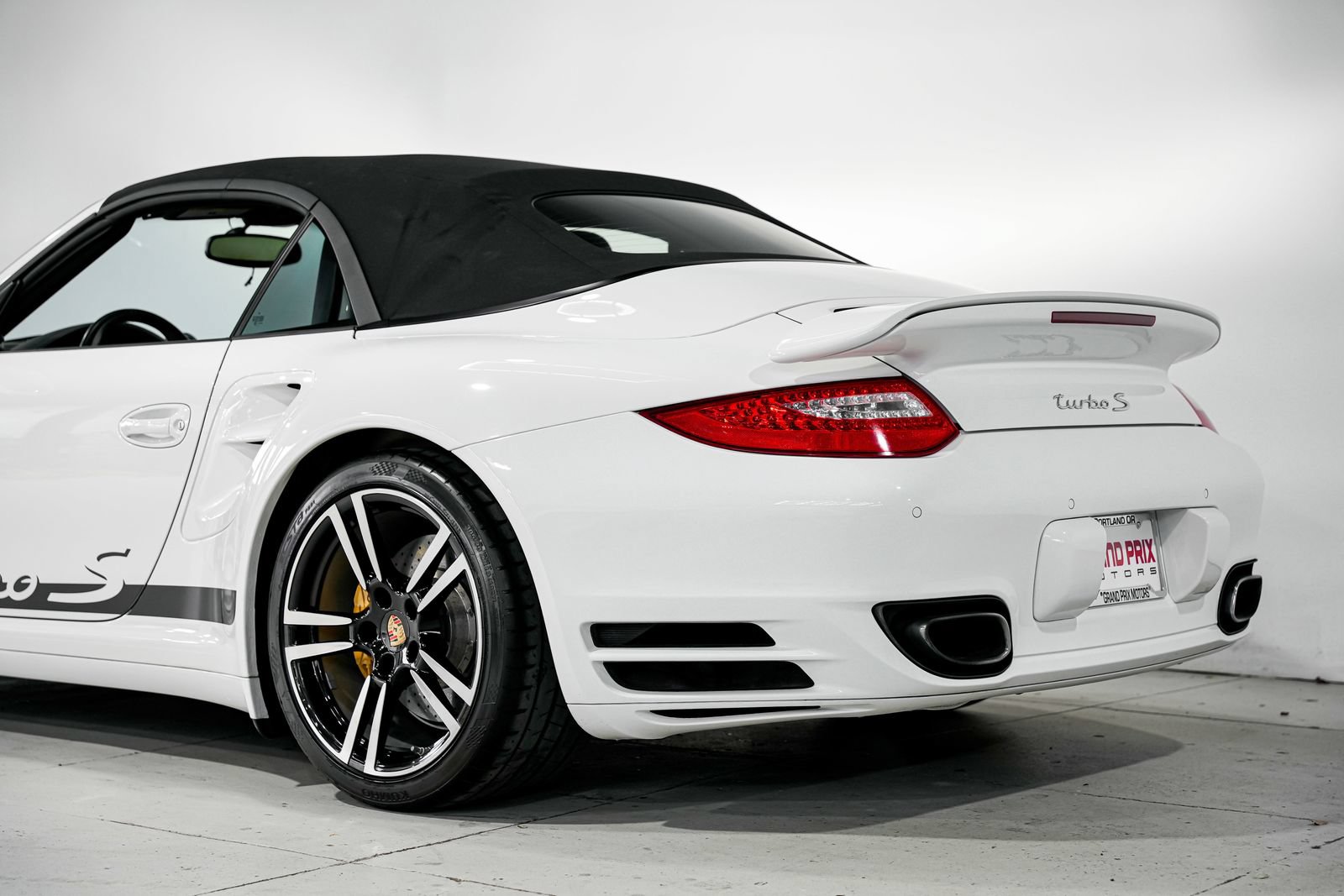 Used 2011 Porsche 911 Turbo S AWD/4WD image 38