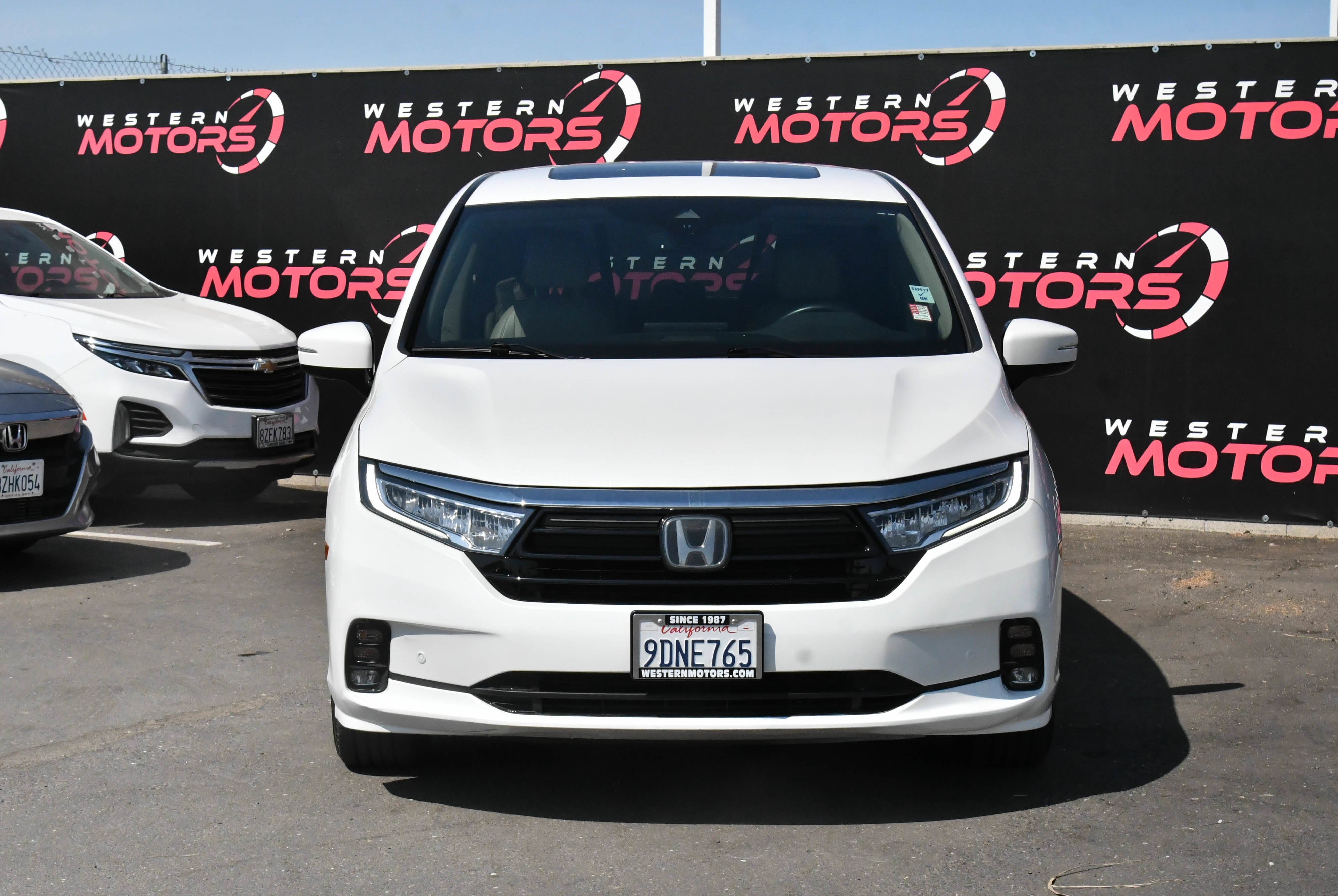 Used 2023 Honda Odyssey Elite image 2