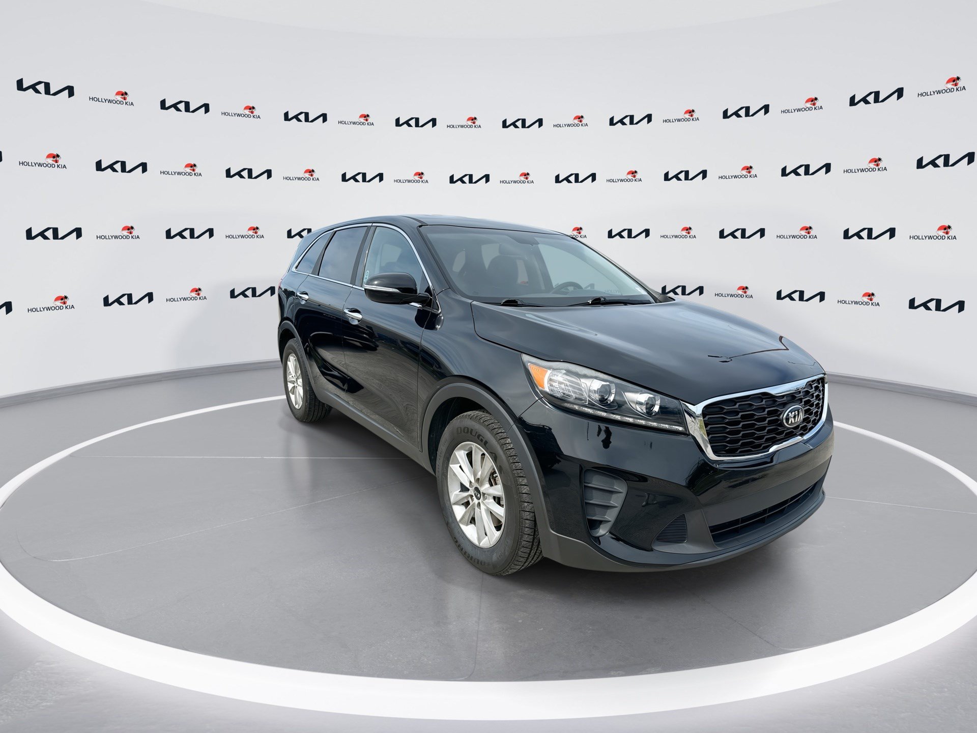 Used 2020 Kia Sorento LX FWD image 2