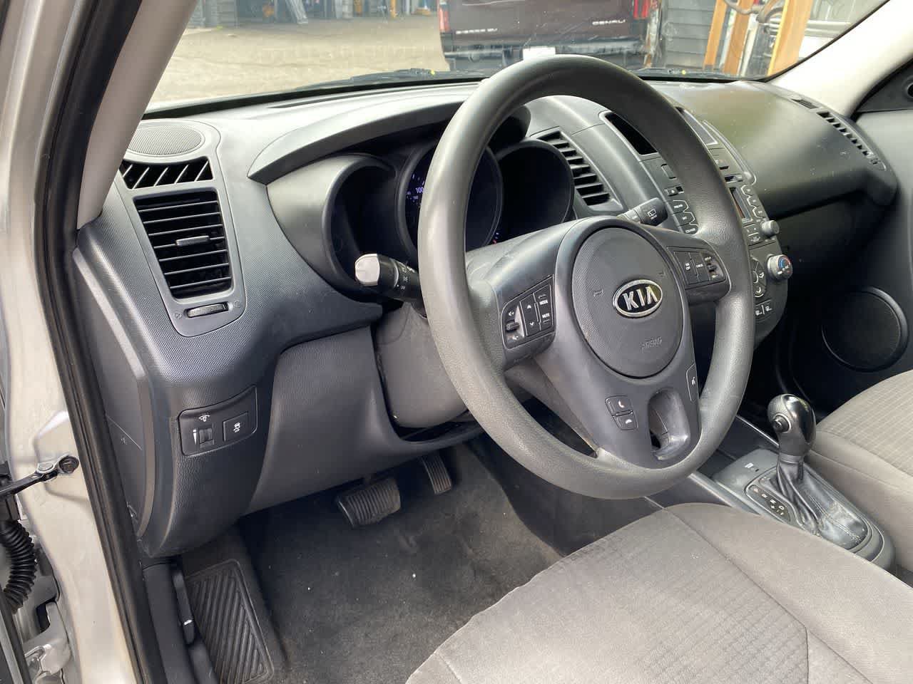 Used 2012 Kia Soul FWD image 2