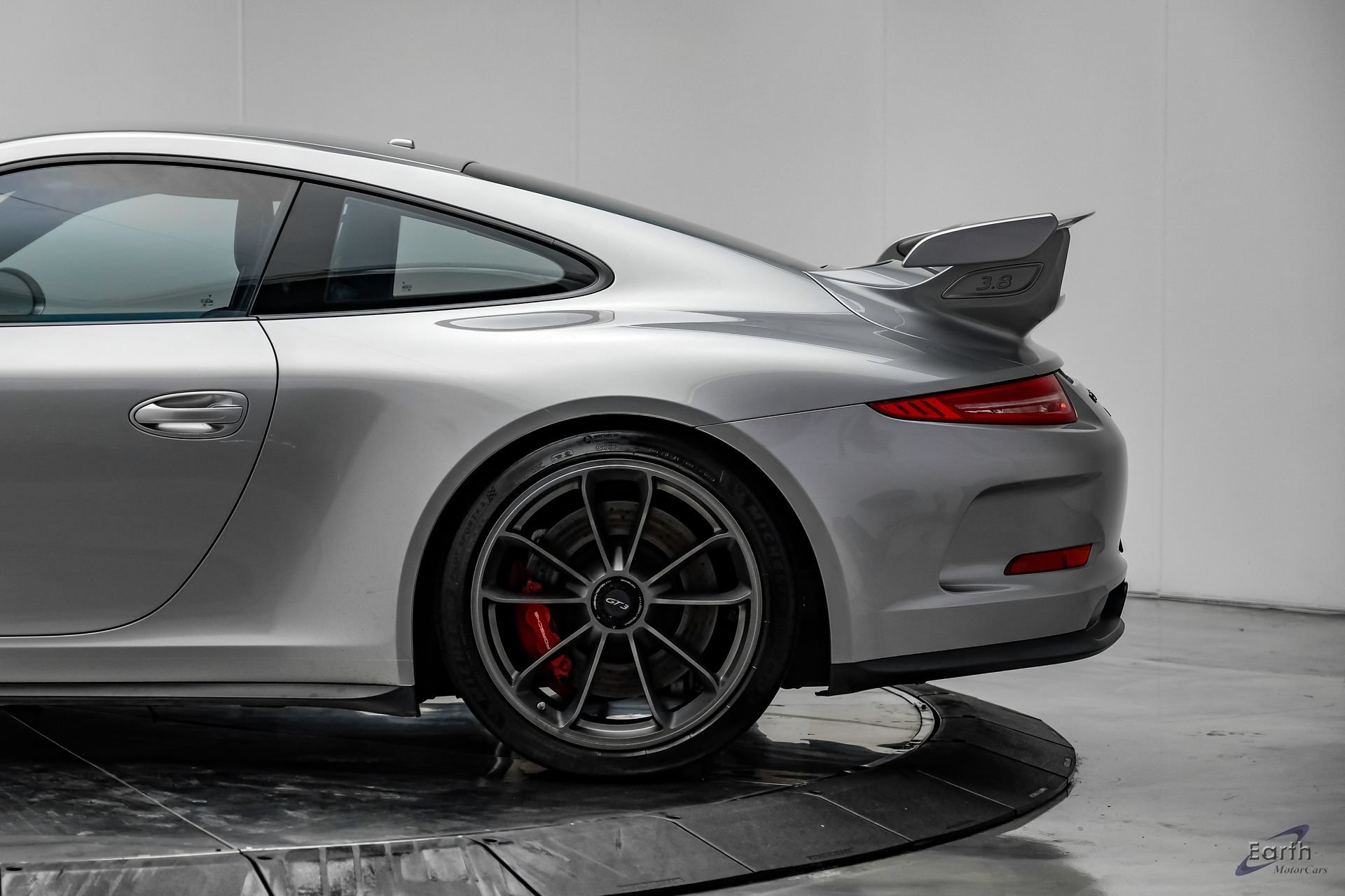 Used 2015 Porsche 911 GT3 RWD image 9