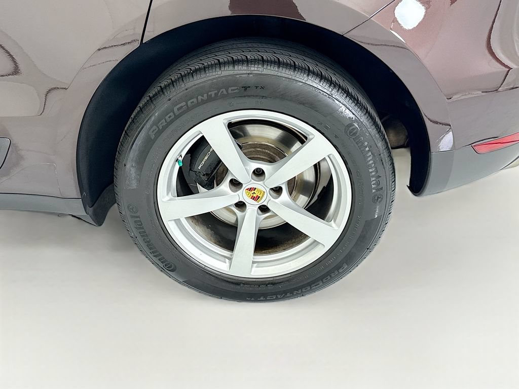 Used 2021 Porsche Macan AWD/4WD image 30