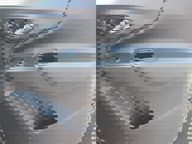 Used 2021 Chevrolet Equinox LT image 23