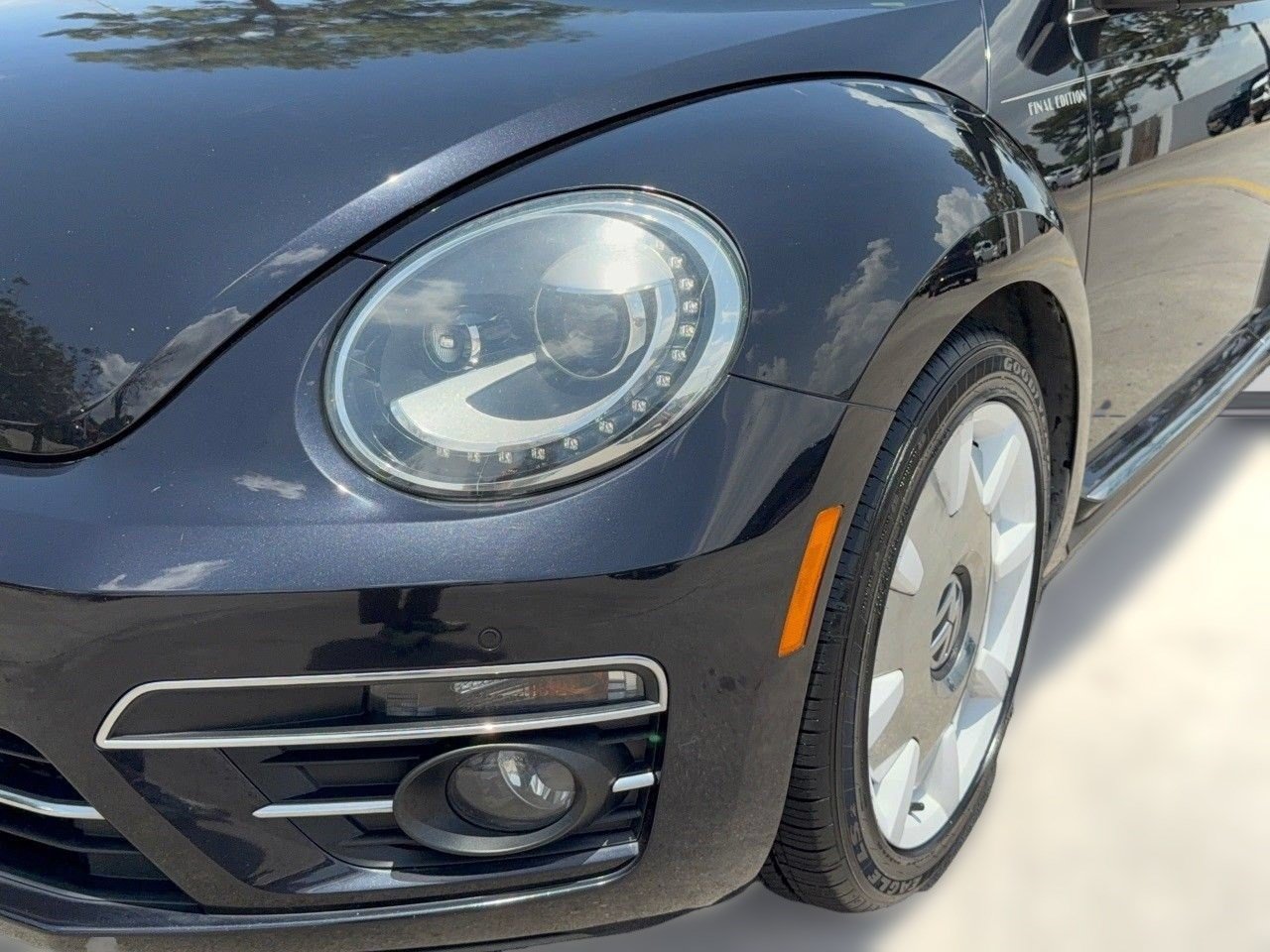Used 2019 Volkswagen Beetle 2.0T Final Edition SEL FWD image 12