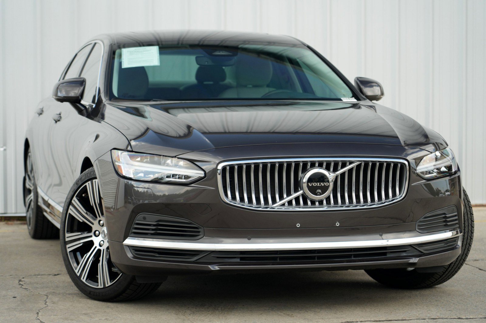 Used 2024 Volvo S90 T8 Ultimate image 4