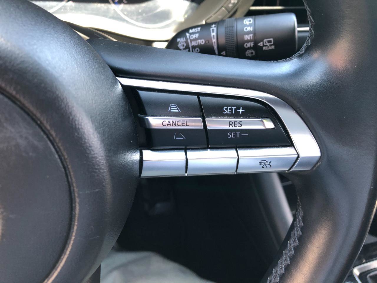 Used 2019 MAZDA MAZDA3 AWD Hatchback w/ Preferred Pkg image 16