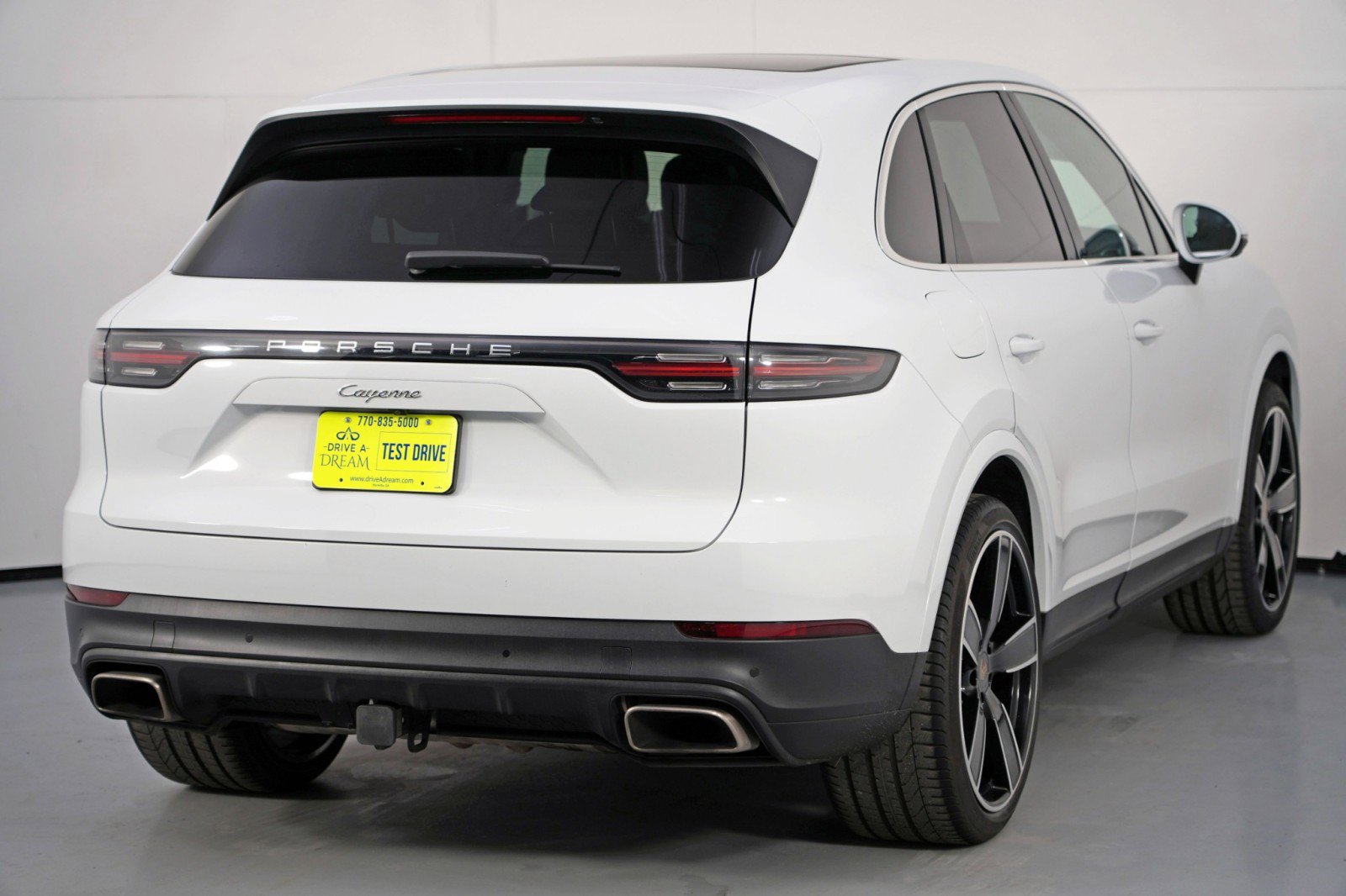 Used 2023 Porsche Cayenne Platinum Edition w/ Premium Package image 52