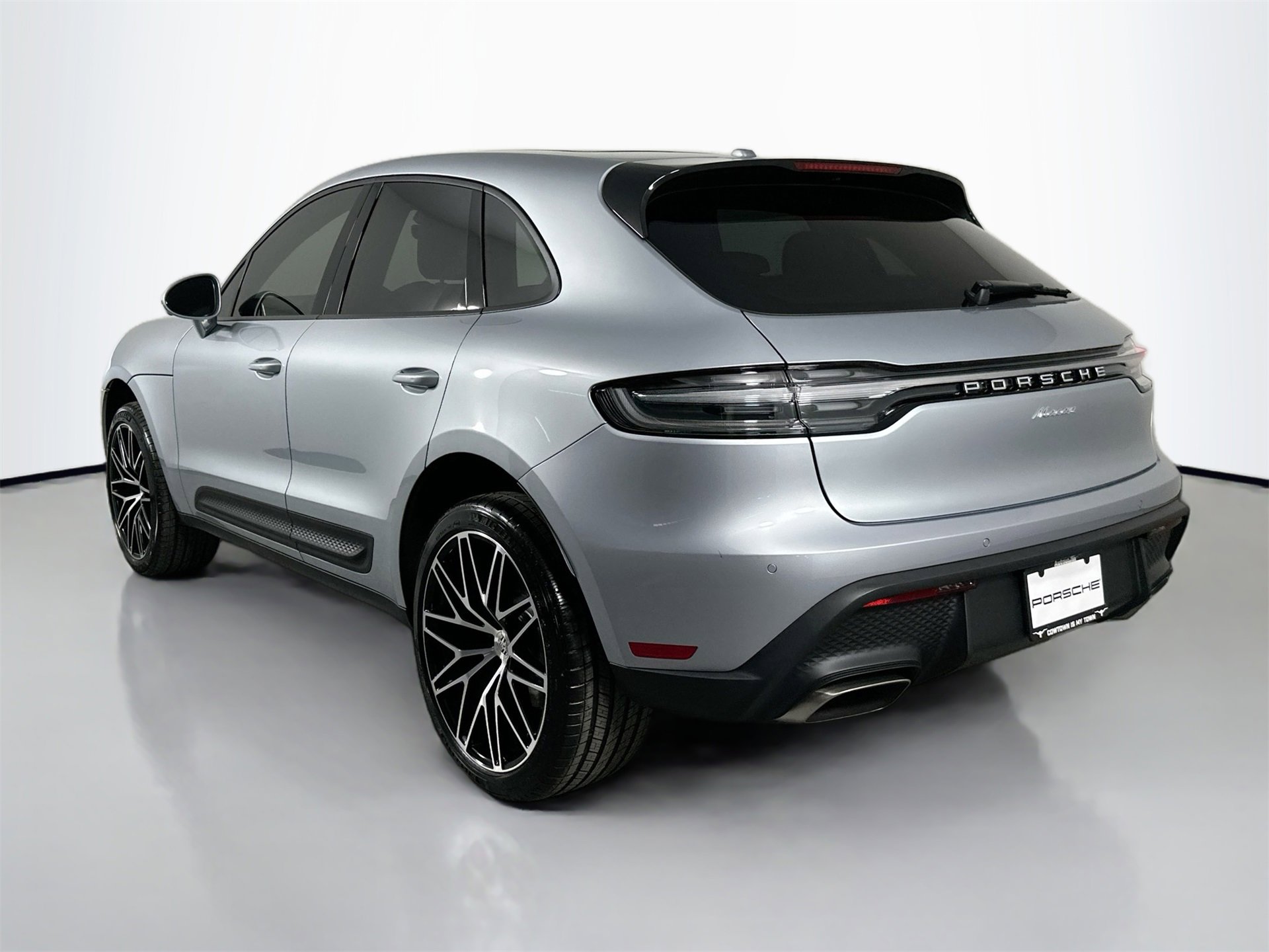 New 2026 Porsche Macan image 3