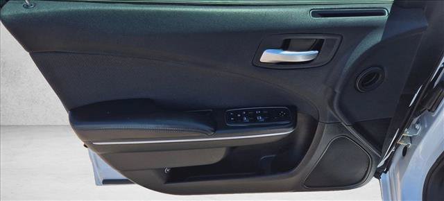 Used 2018 Dodge Charger SXT RWD image 10