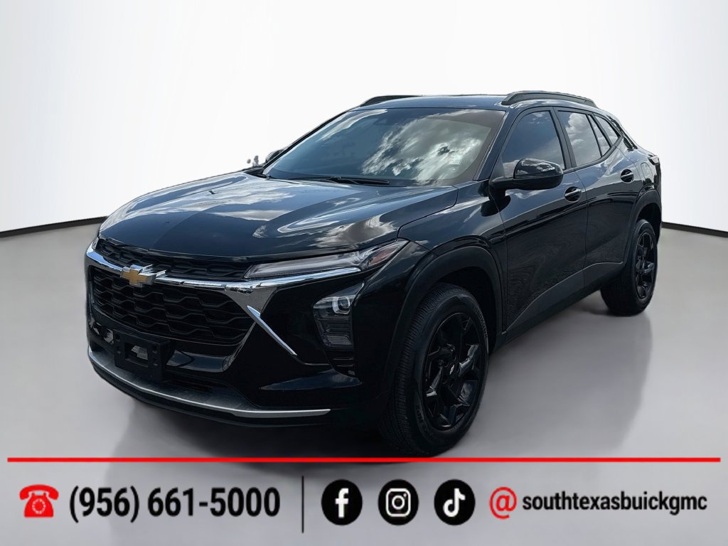 Used 2025 Chevrolet Trax LT w/ Driver Confidence Package FWD image 3
