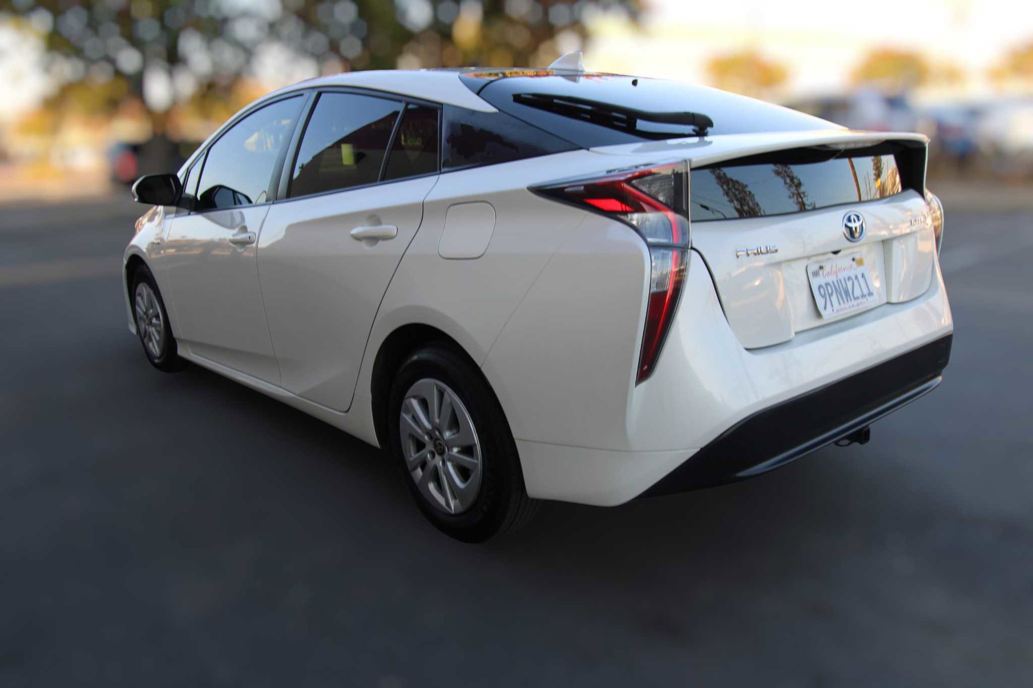 Used 2016 Toyota Prius Two image 14