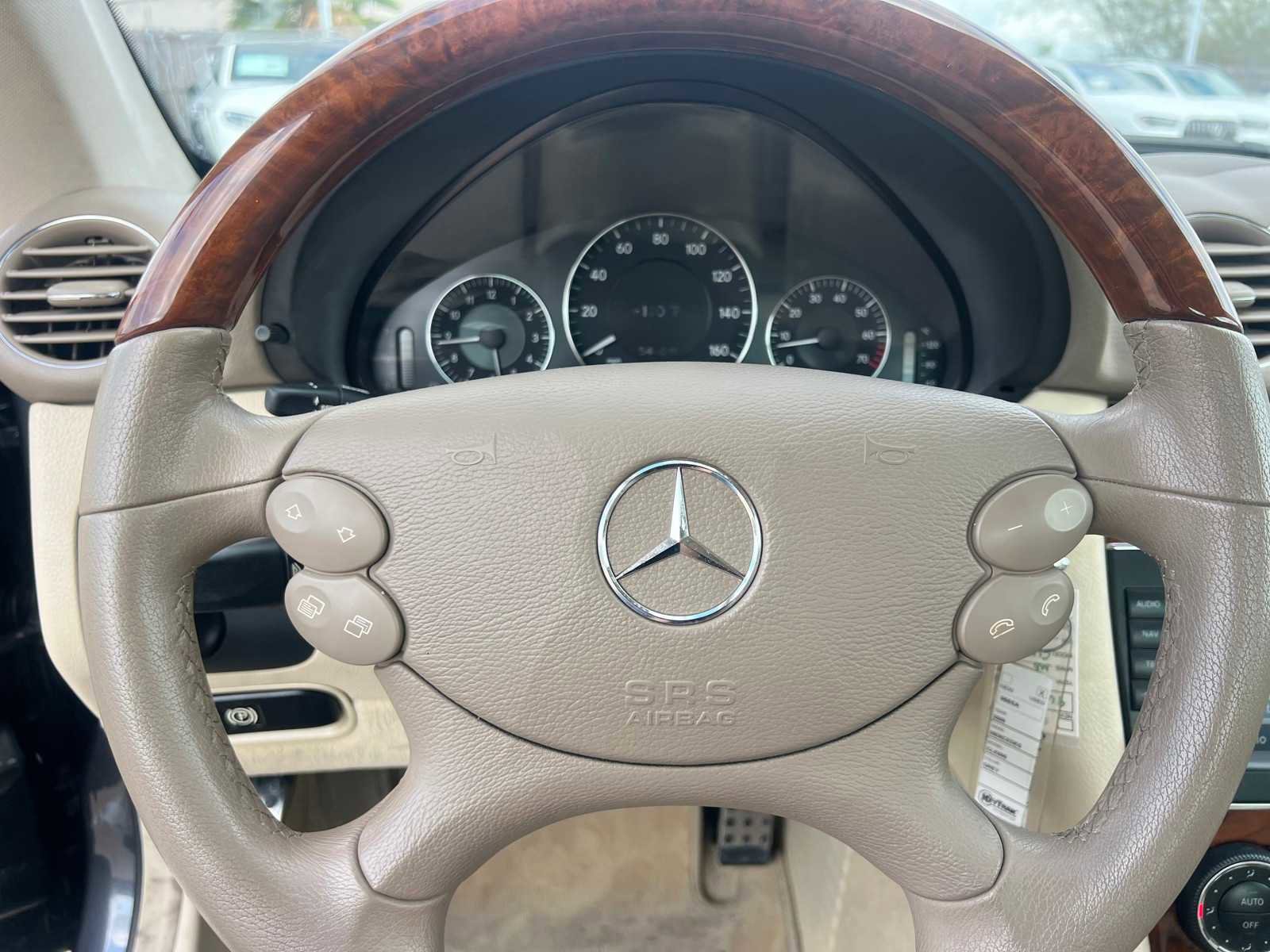 Used 2009 Mercedes-Benz CLK 550 Base image 15