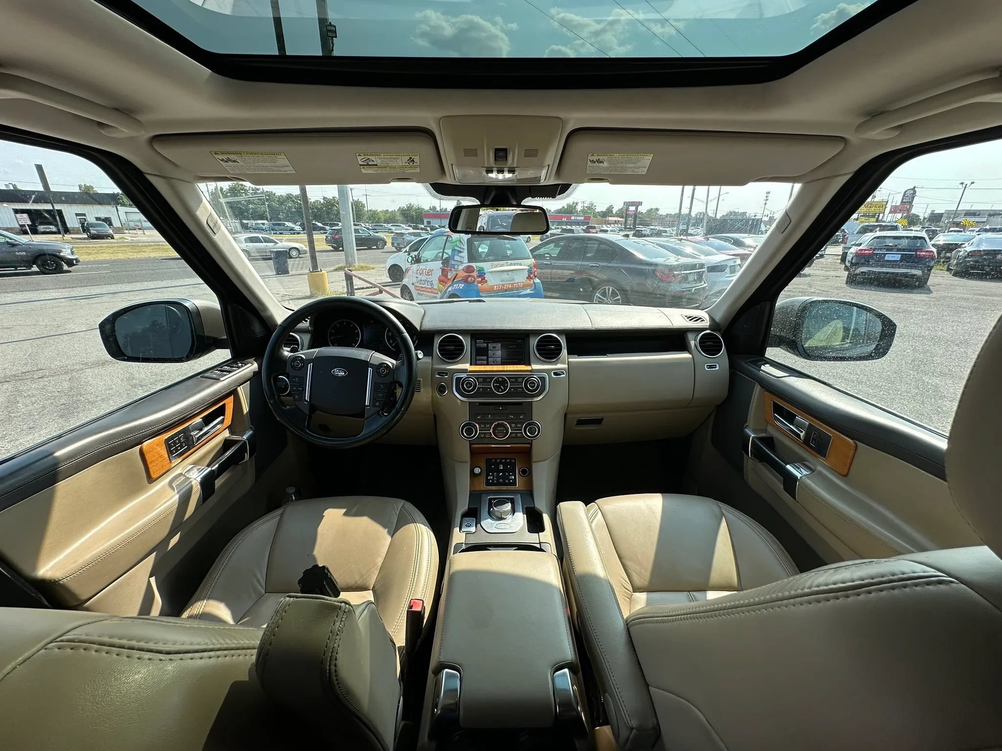Used 2015 Land Rover LR4 HSE LUX AWD/4WD image 2