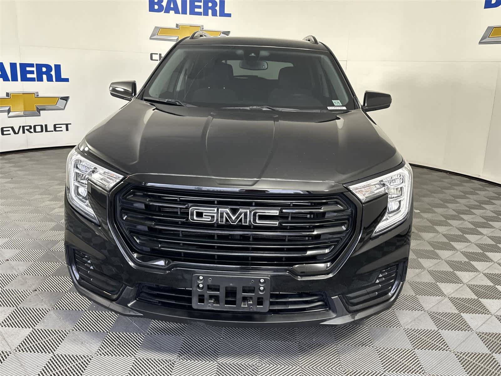 Used 2023 GMC Terrain SLE w/ Elevation Edition AWD/4WD image 8