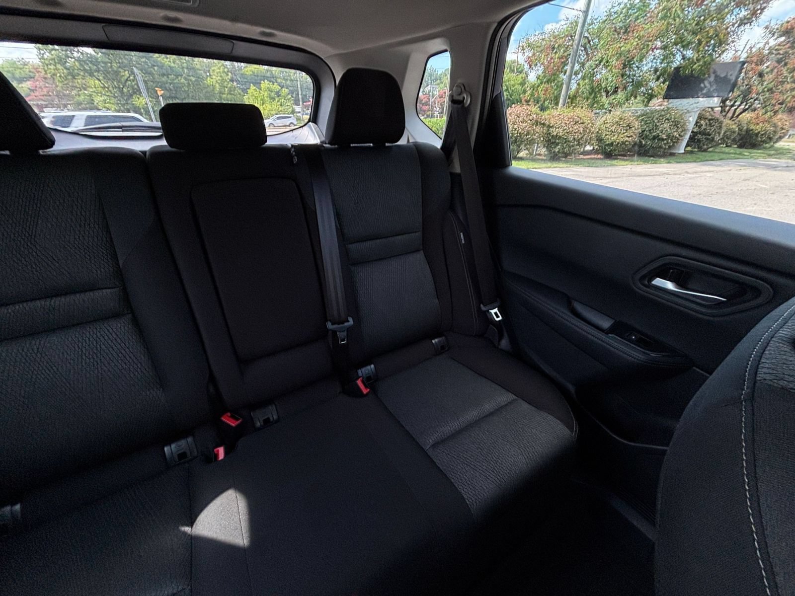 Used 2026 Nissan Rogue SV FWD image 38